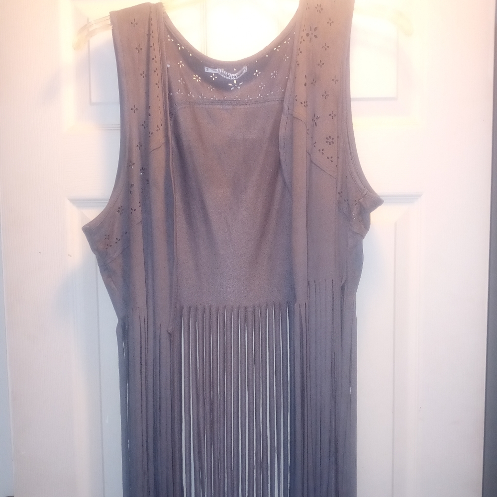 Sz 3 Maurices faux suede fringe vest